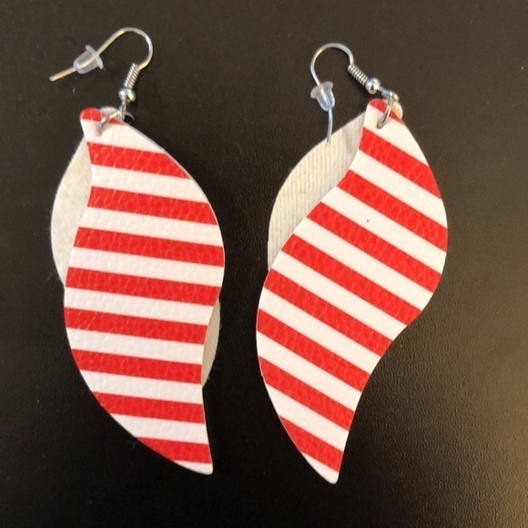 LIGHTWEIGHT Dangle Faux Leather 3 Layer Patriotic Teardrop Earrings - Picture 2 of 9